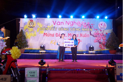 DEM VAN NGHE DON TET CUNG CONG NHAN V H A1196