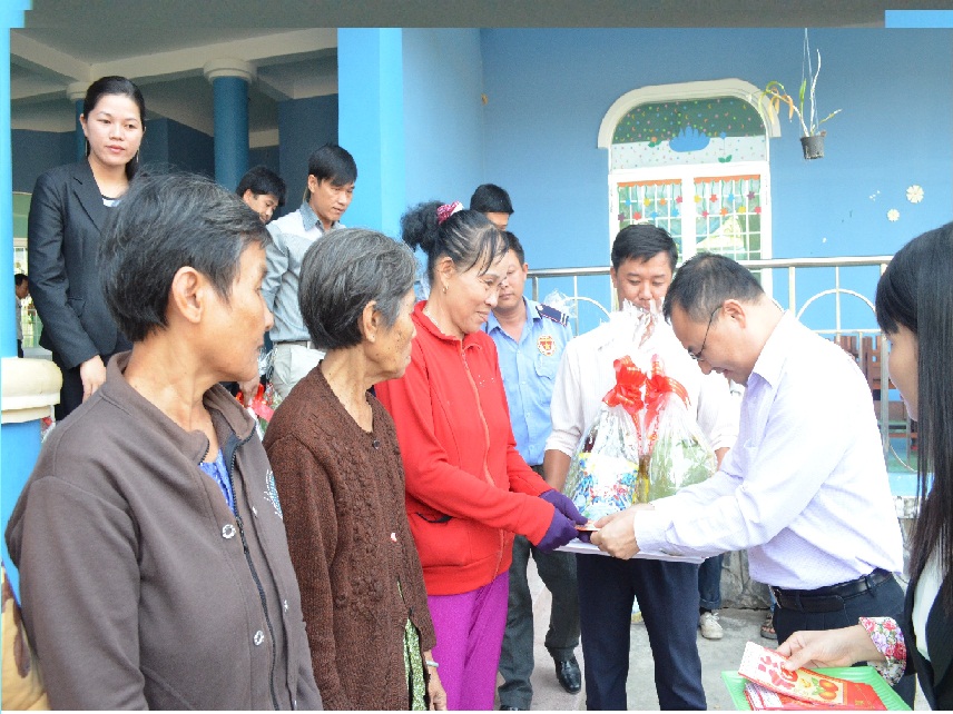 tang qua tet2